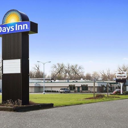 Days Inn By Wyndham Rock Falls Exterior photo