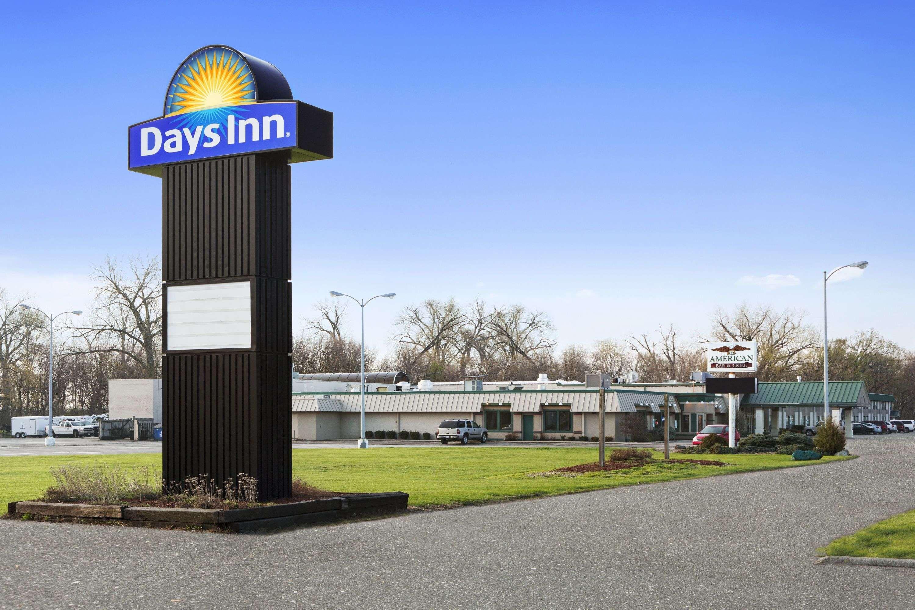 Days Inn By Wyndham Rock Falls Exterior photo