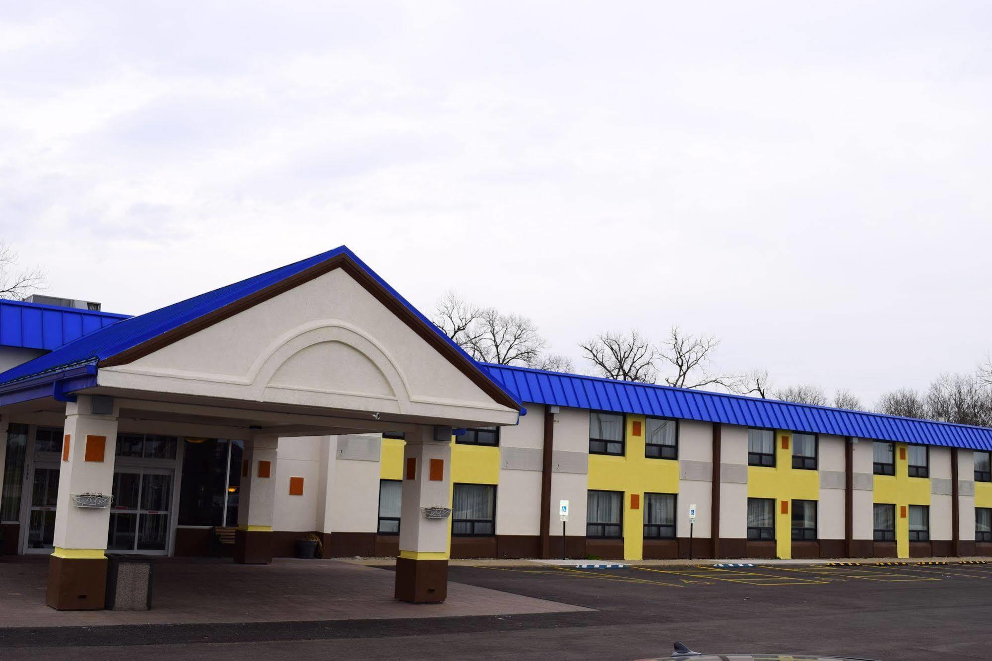 Days Inn By Wyndham Rock Falls Exterior photo